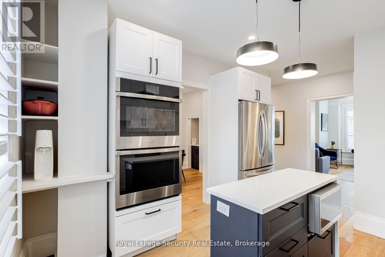 204 Montrose Avenue W, Toronto, Ontario  M6G 3G7 - Photo 11 - C12141758