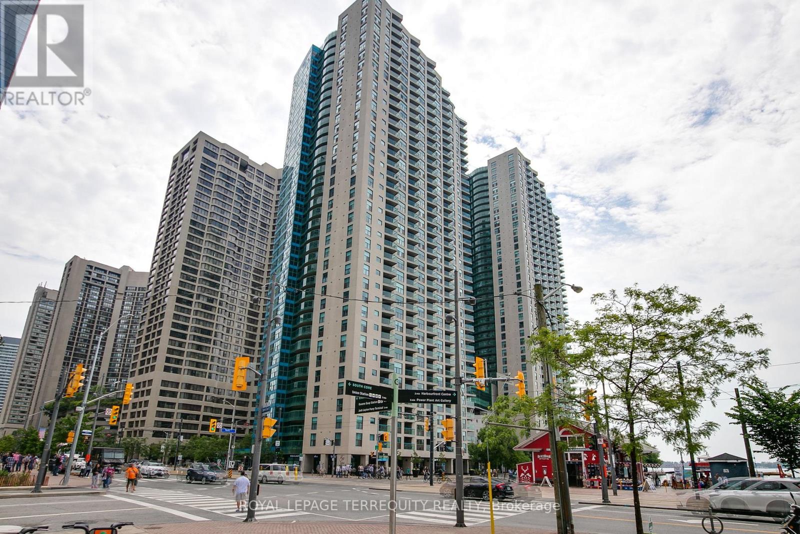 2707 - 77 HARBOUR SQUARE, Toronto, Ontario