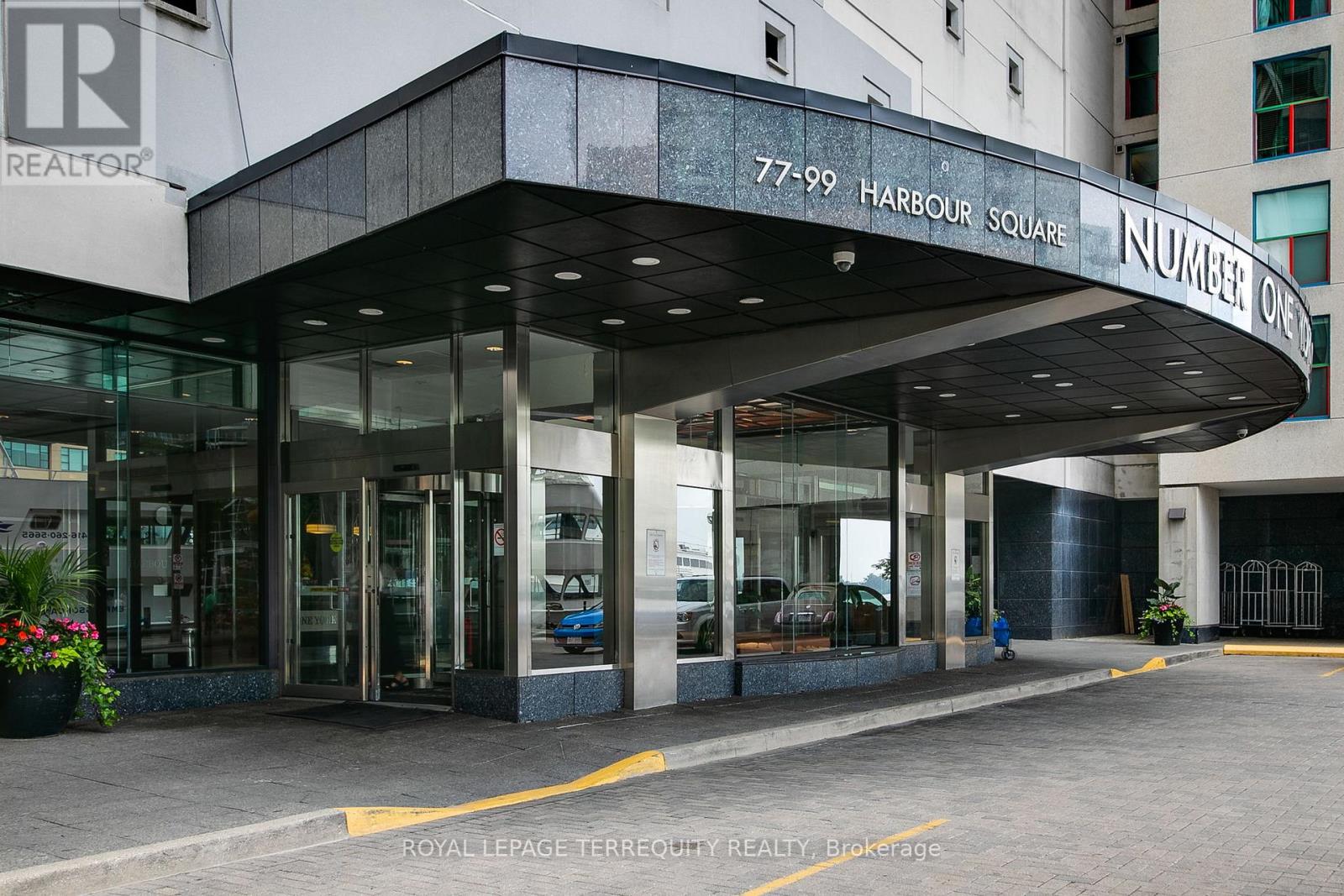 Property at 2707 - 77 HARBOUR SQUARE image 2