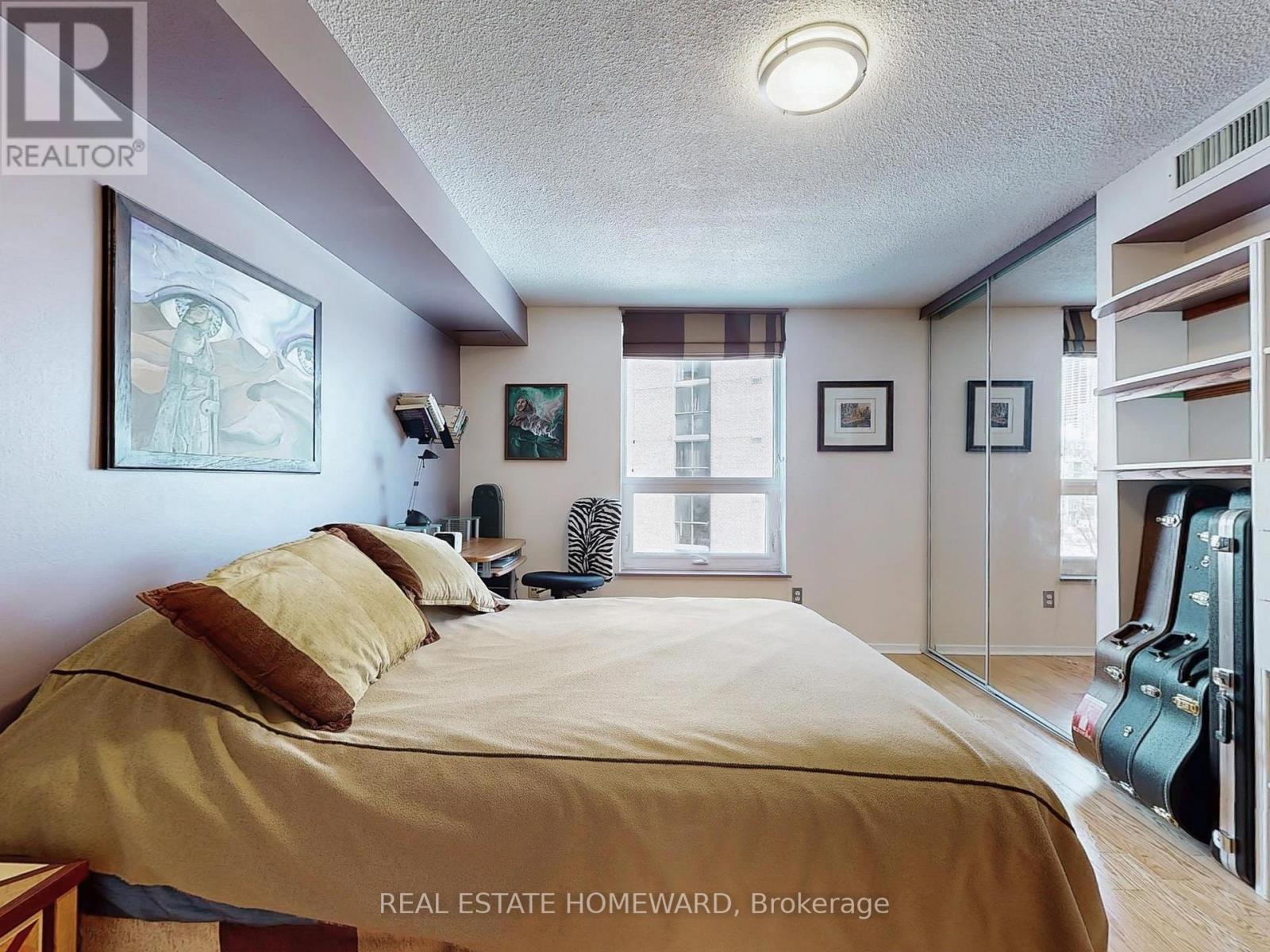 621 - 77 Maitland Place, Toronto, Ontario  M4Y 2V6 - Photo 10 - C12141787