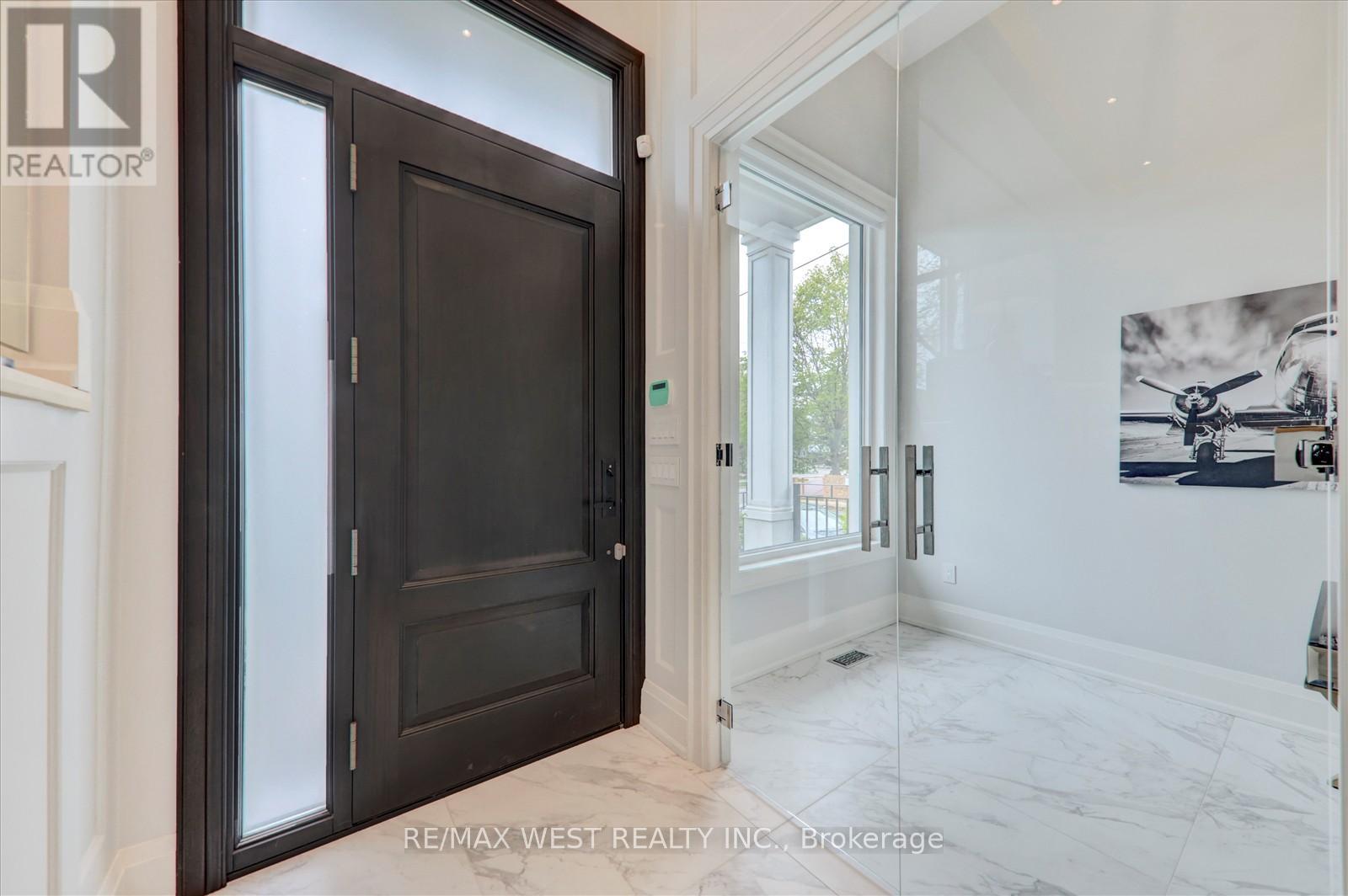 232 Ellerslie Avenue, Toronto, Ontario  M2N 1Y4 - Photo 5 - C12141892