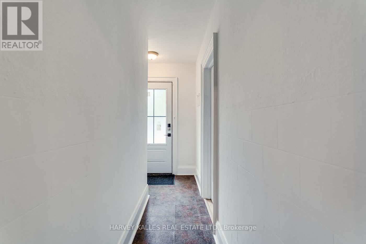 55 Banff Road, Toronto, Ontario  M4S 2V6 - Photo 7 - C12141893