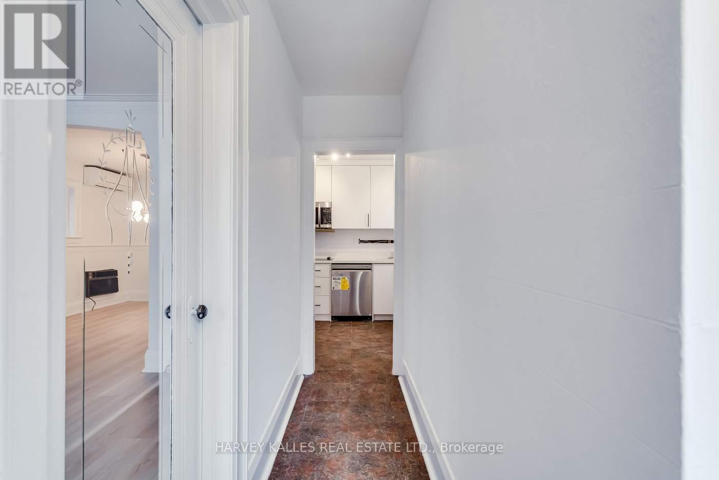 55 Banff Road, Toronto, Ontario  M4S 2V6 - Photo 8 - C12141893