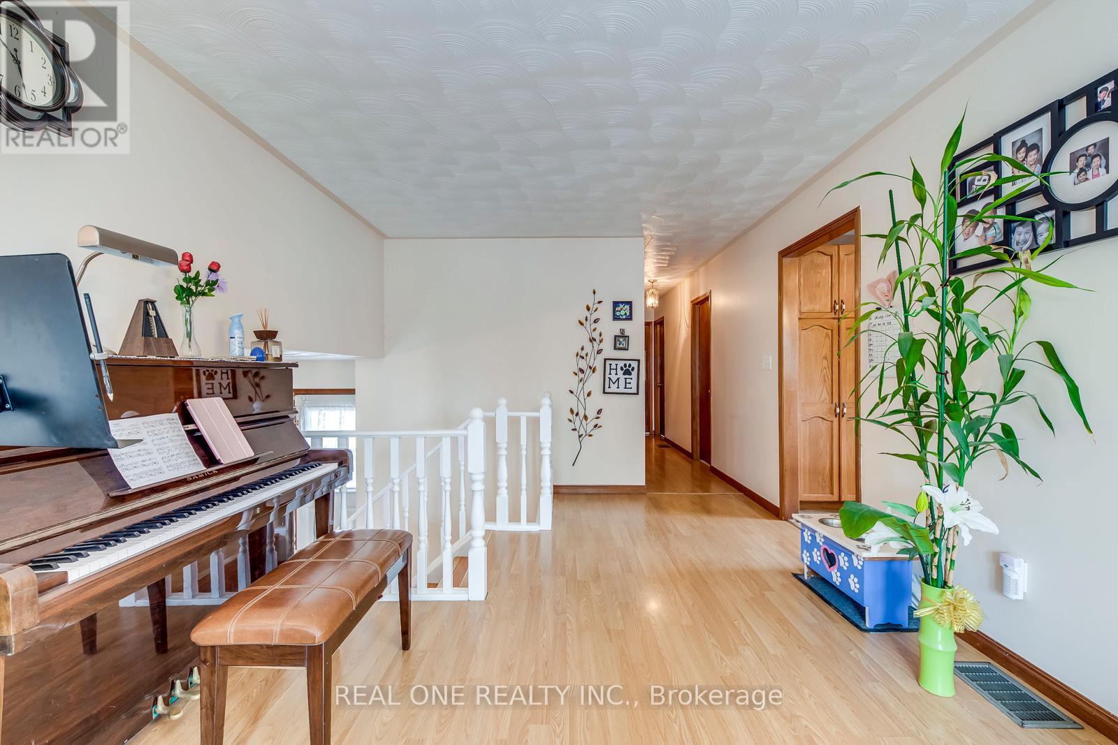 47 Trillium Way, Brantford, Ontario  N3R 7T8 - Photo 6 - X12139208