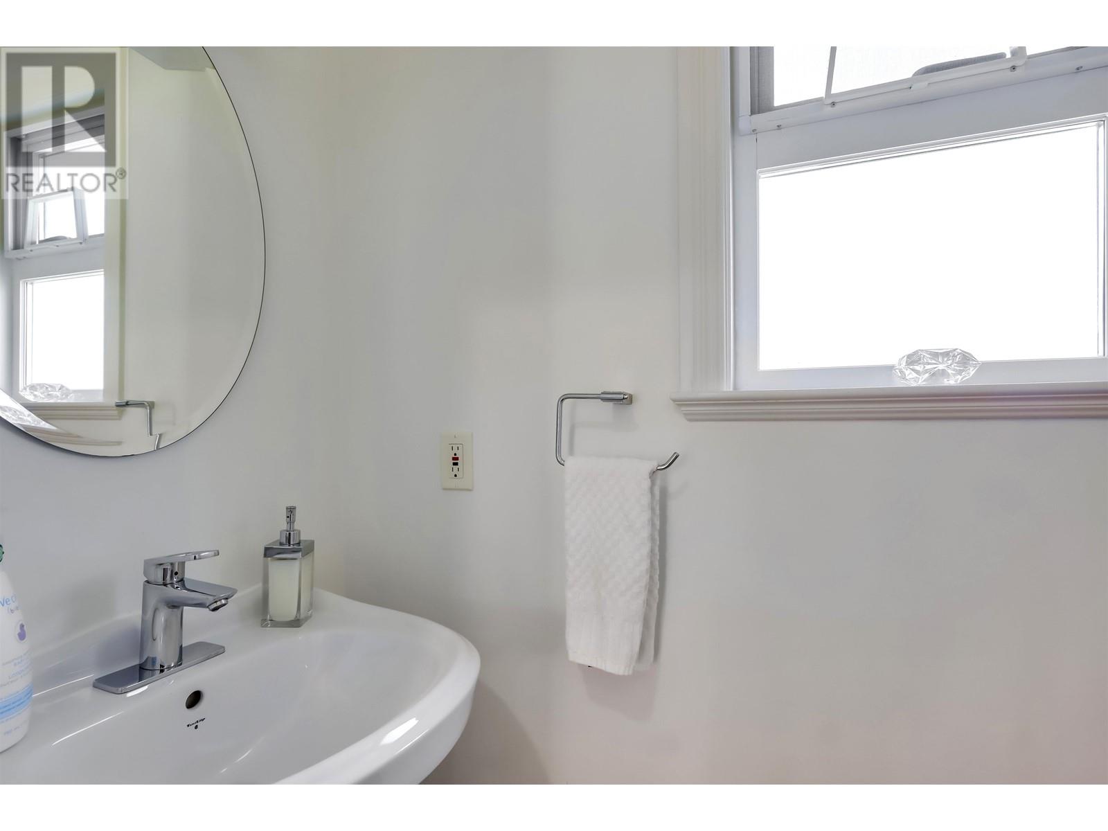 954 Tudor Avenue, North Vancouver, British Columbia  V7R 1X7 - Photo 25 - R3000171