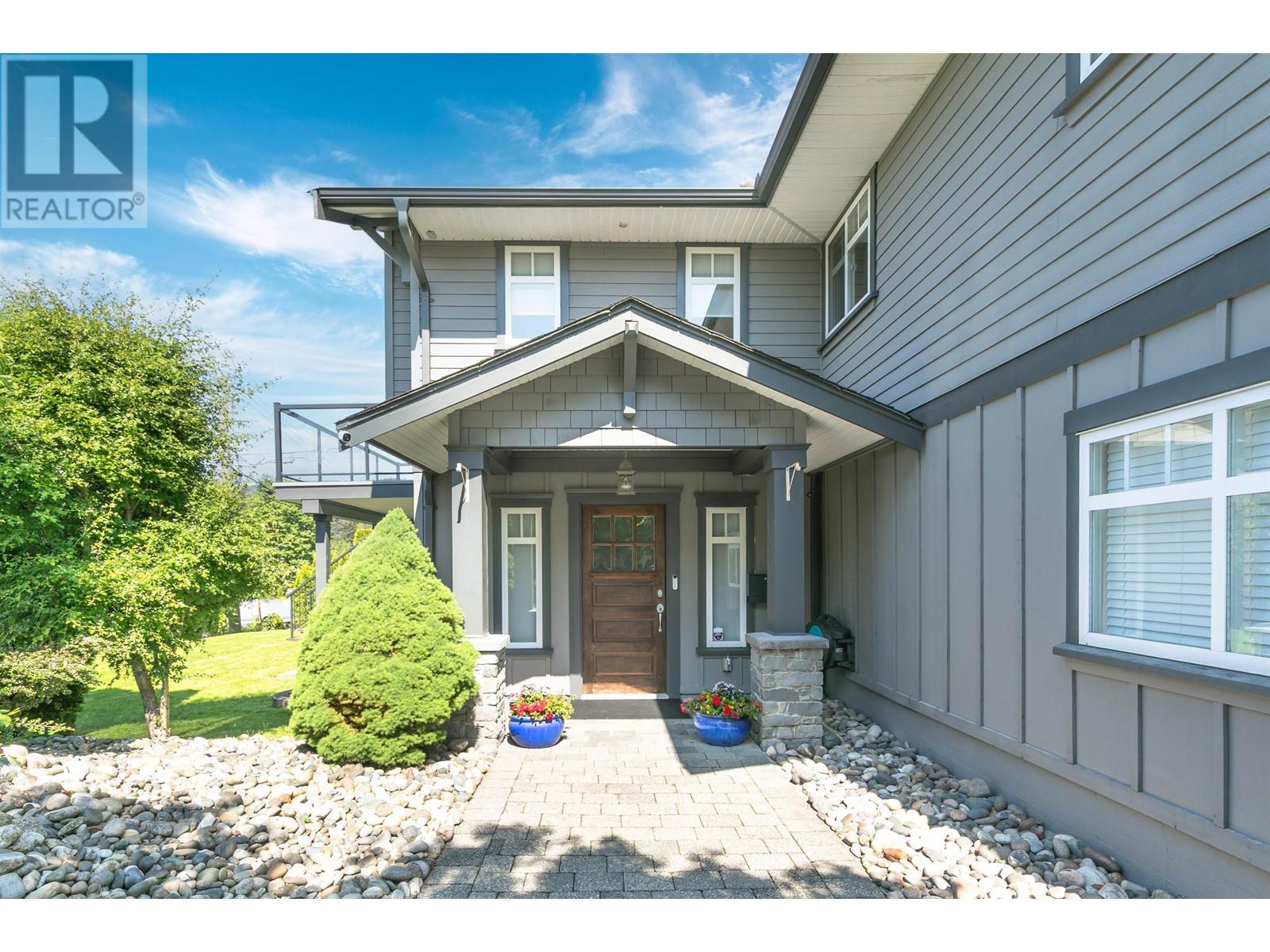 954 Tudor Avenue, North Vancouver, British Columbia  V7R 1X7 - Photo 3 - R3000171