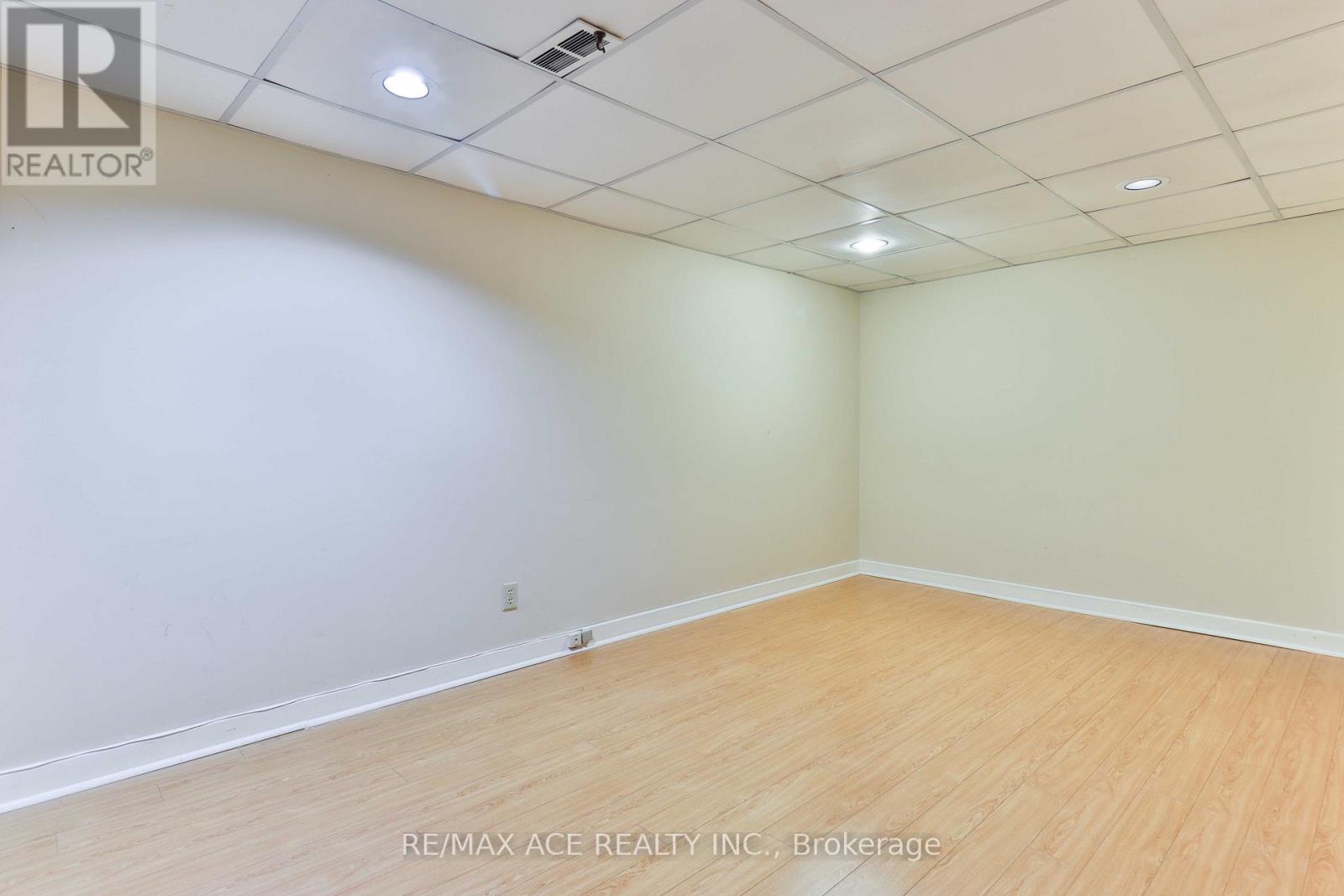 Lower - 6 Ellenhall Square, Toronto, Ontario  M1W 3B2 - Photo 14 - E12141774
