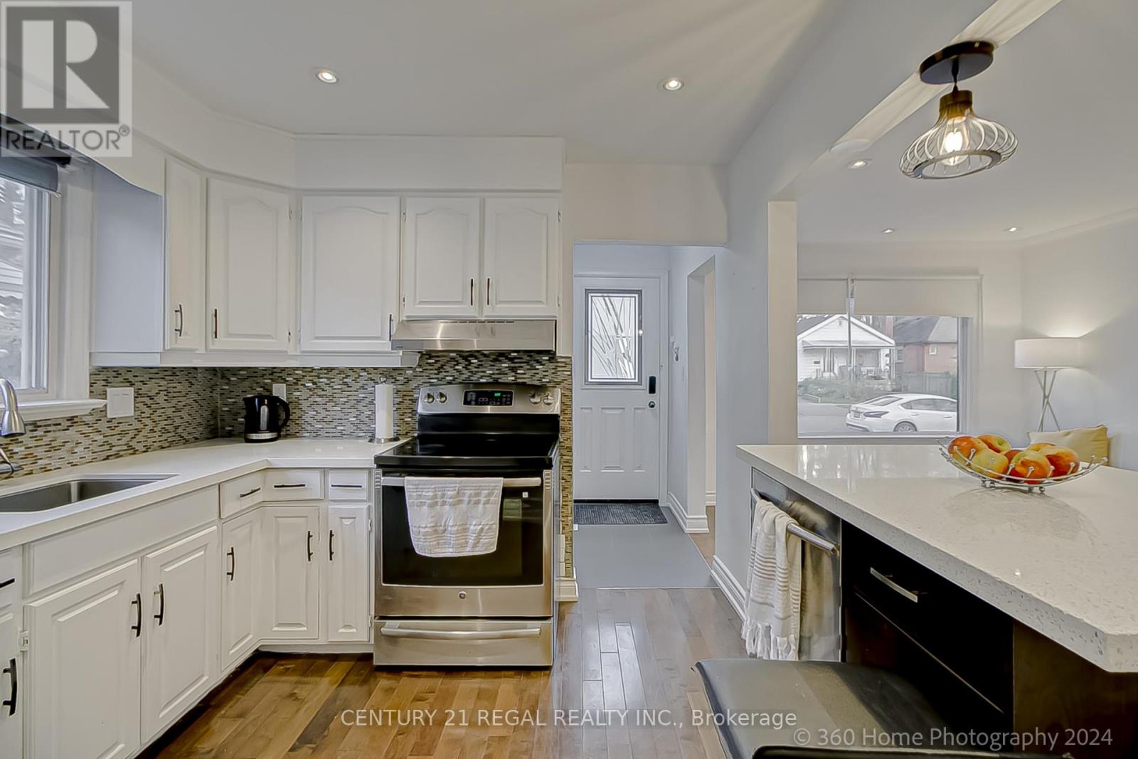 8 Bexhill Avenue, Toronto, Ontario  M1L 3B4 - Photo 3 - E12141817