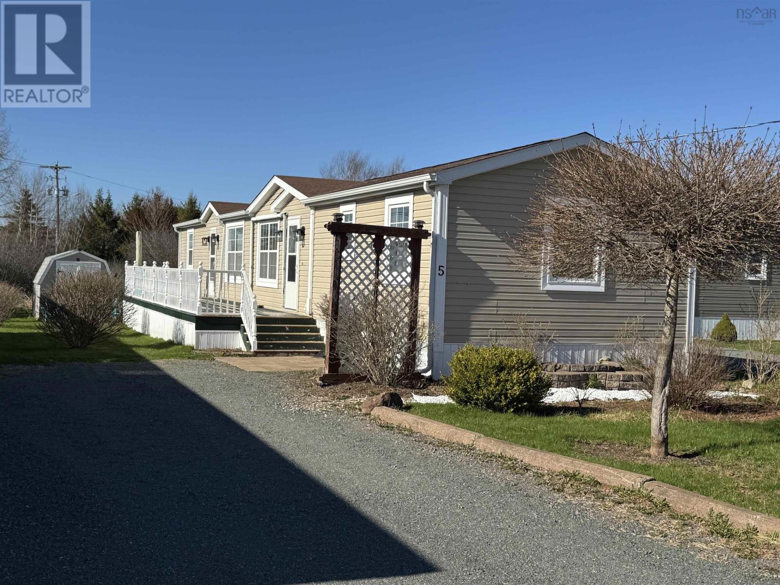 Property at 5 Joseph Drive image 1