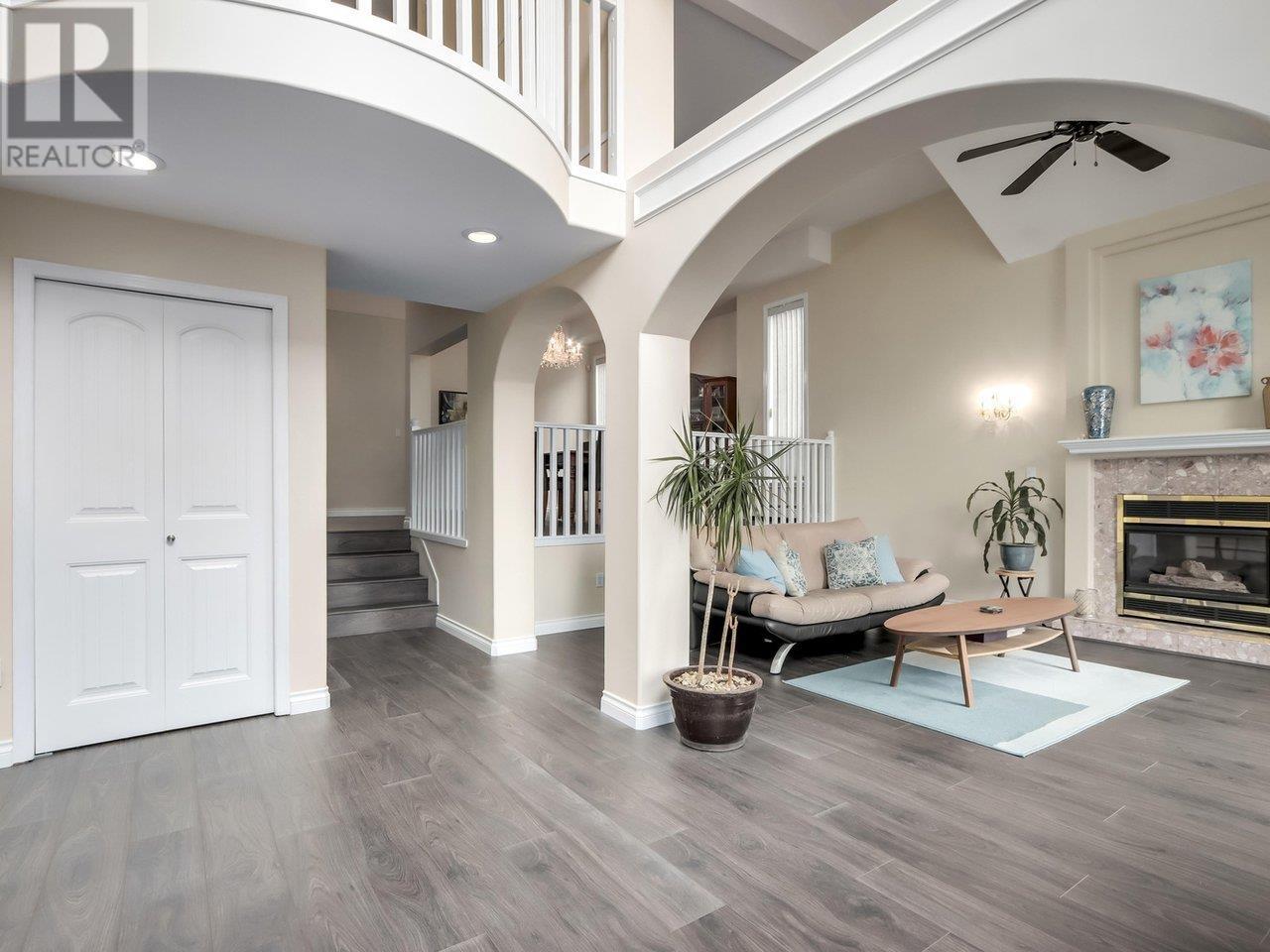 Property at 305 SORRENTO PLACE image 2