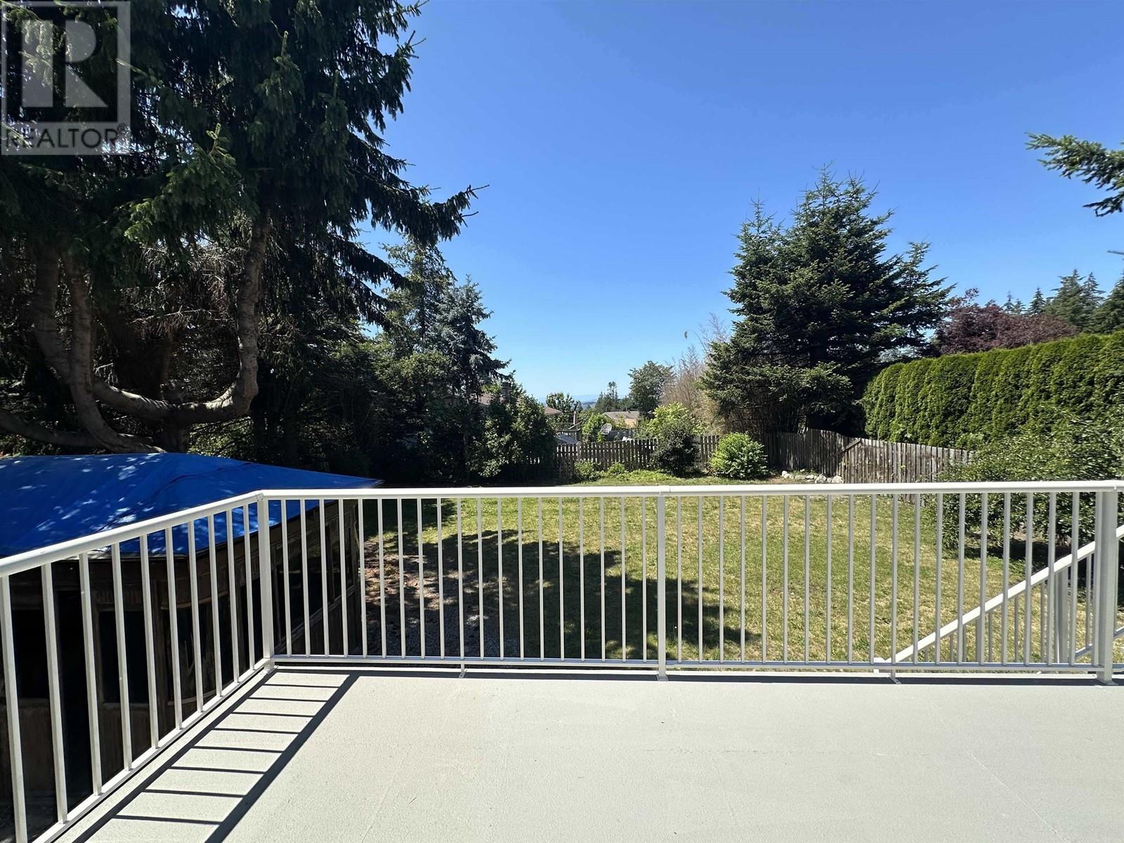 4987 Laurel Avenue, Sechelt, British Columbia  V0N 3A2 - Photo 9 - R3001266