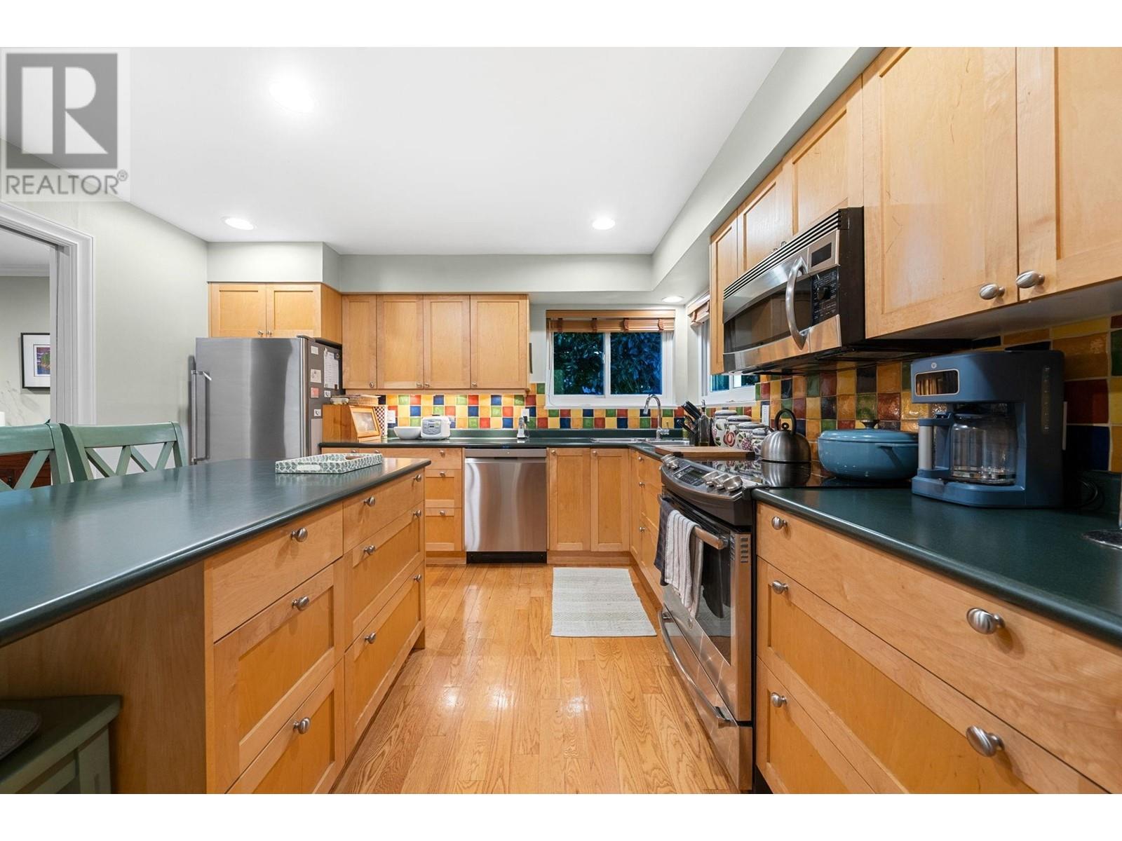 2380 Mackay Avenue, North Vancouver, British Columbia  V7P 2M9 - Photo 8 - R3001254