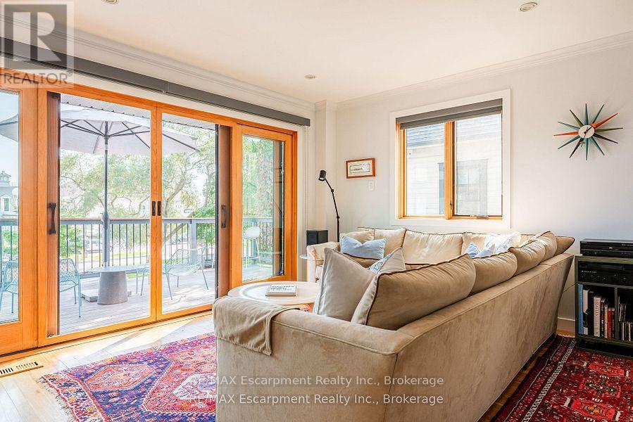 2331 Ontario Street, Oakville, Ontario  L6L 1A5 - Photo 6 - W12141995