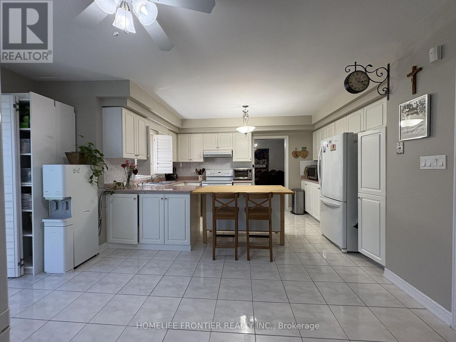 Property at 581 WYCLIFFE AVENUE image 5