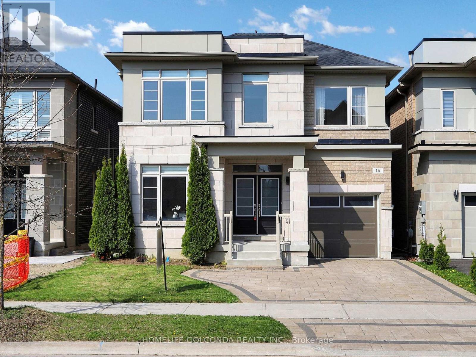 16 EASTGROVE SQUARE, East Gwillimbury, Ontario