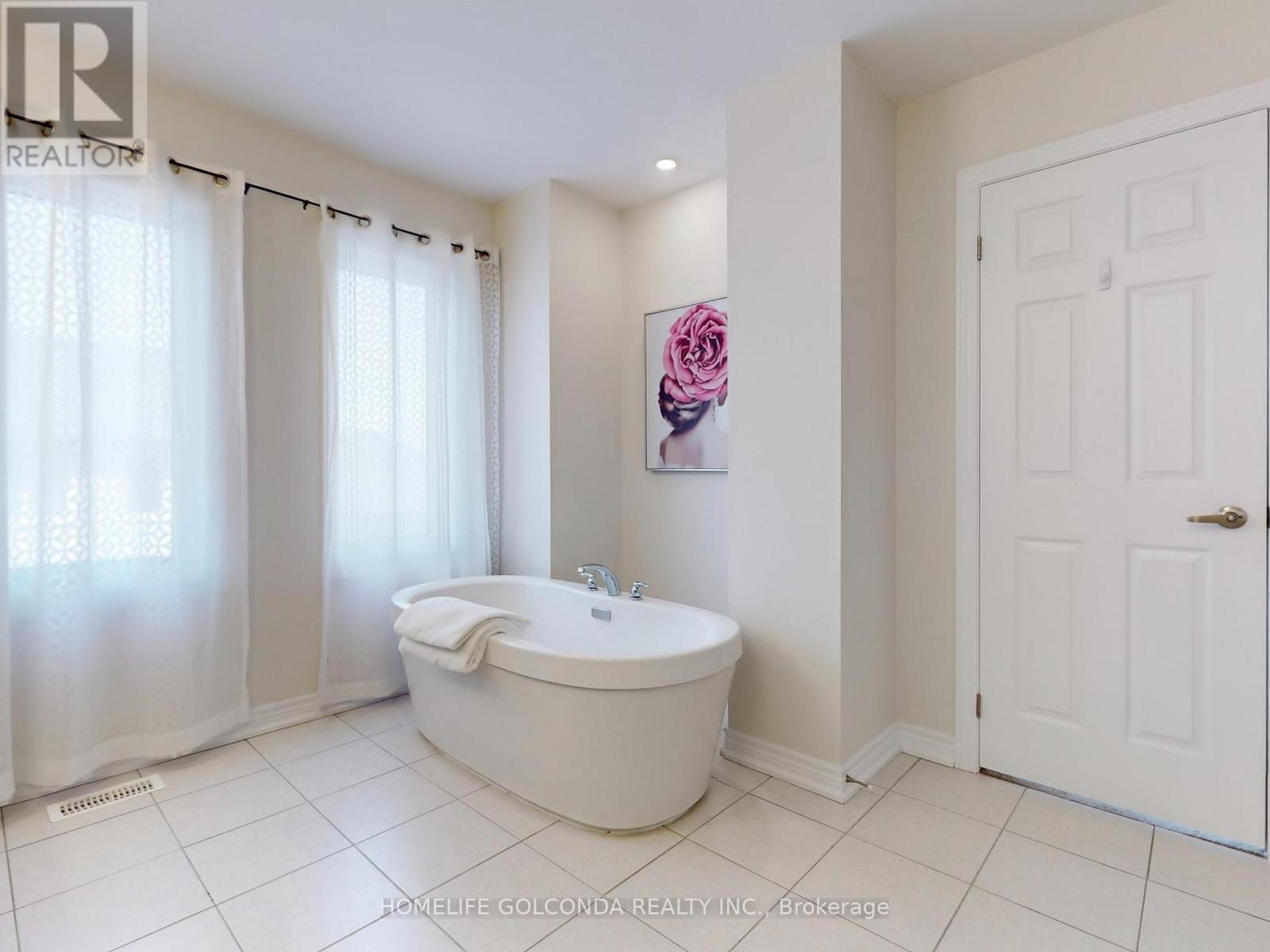 16 Eastgrove Square, East Gwillimbury, Ontario  L9N 0R2 - Photo 35 - N12141902