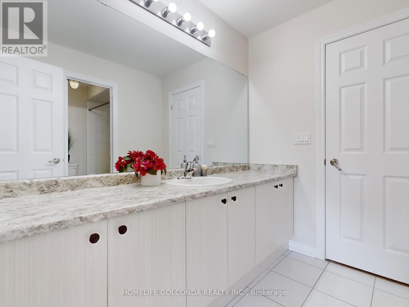 16 Eastgrove Square, East Gwillimbury, Ontario  L9N 0R2 - Photo 43 - N12141902