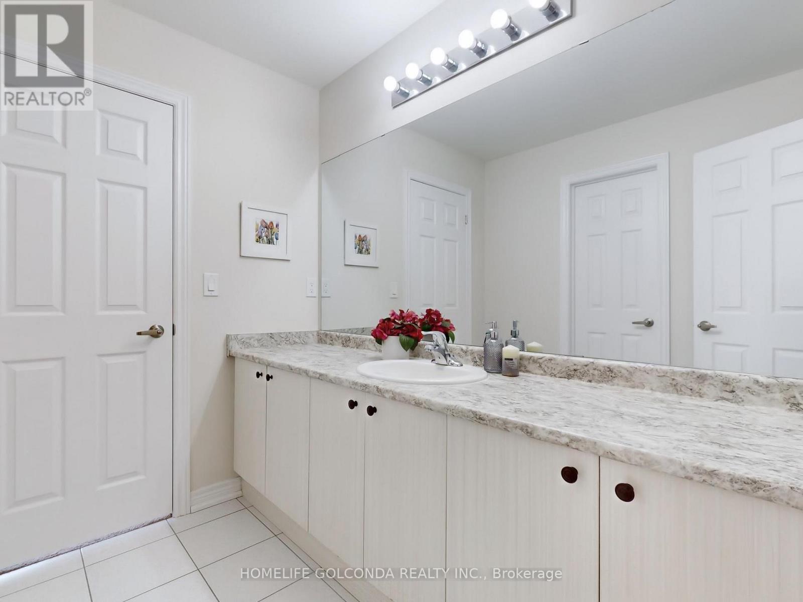 16 Eastgrove Square, East Gwillimbury, Ontario  L9N 0R2 - Photo 44 - N12141902