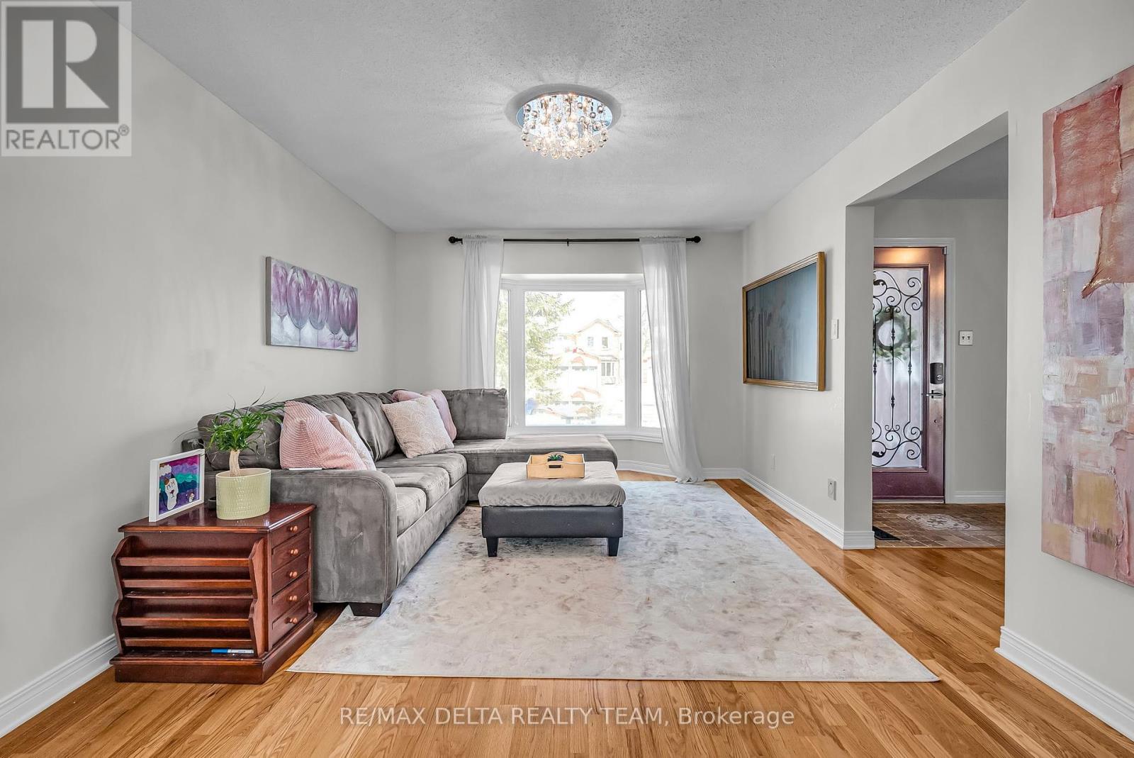 620 Glenside Terrace, Ottawa, Ontario  K4A 2B7 - Photo 5 - X12076217