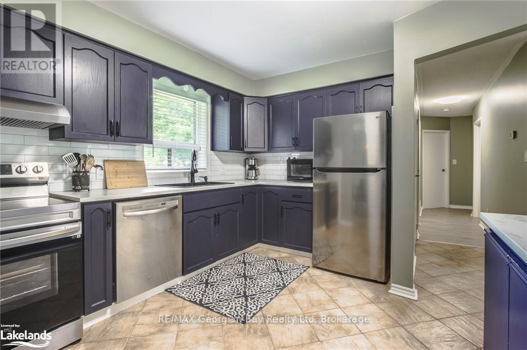 50 Leonard Road, Tiny, Ontario  L9M 2H7 - Photo 16 - S12141965