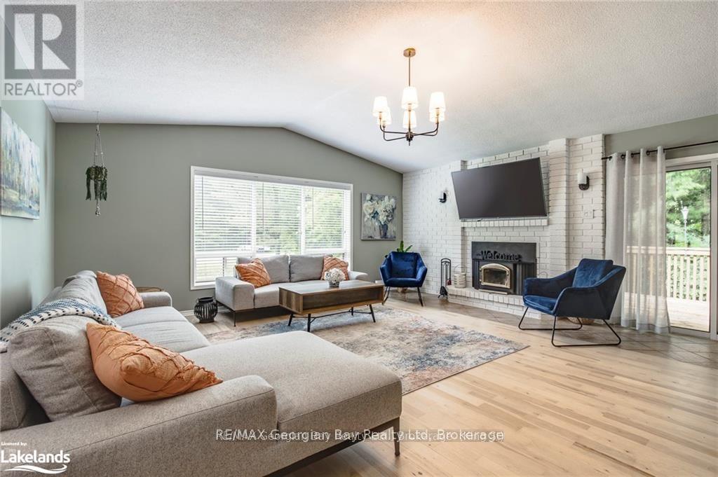 50 Leonard Road, Tiny, Ontario  L9M 2H7 - Photo 8 - S12141965
