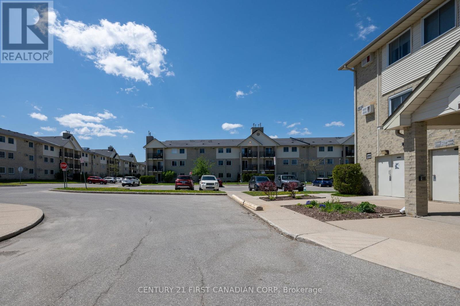 203 - 739 Deveron Crescent, London South, Ontario  N5Z 4Y1 - Photo 3 - X12141934