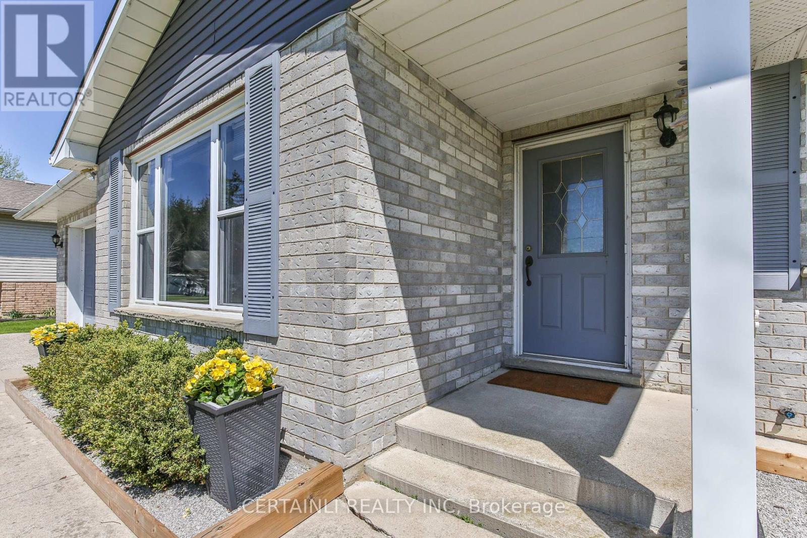 50000 Dingle Street, Malahide, Ontario  N5H 2R1 - Photo 4 - X12141990