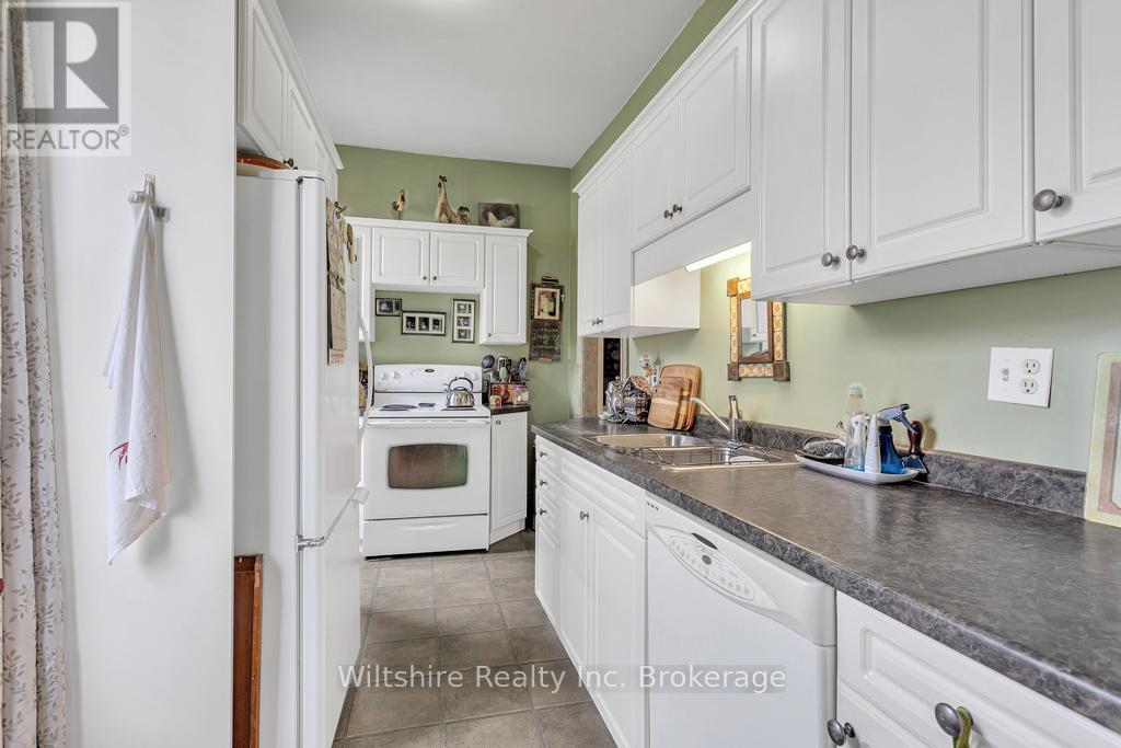 18 King Street, Tillsonburg, Ontario  N4G 3E2 - Photo 8 - X12141964