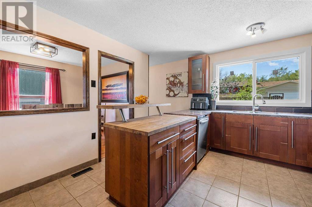 32 Deercrest Close Se, Calgary, Alberta  T2J 5S3 - Photo 14 - A2215830
