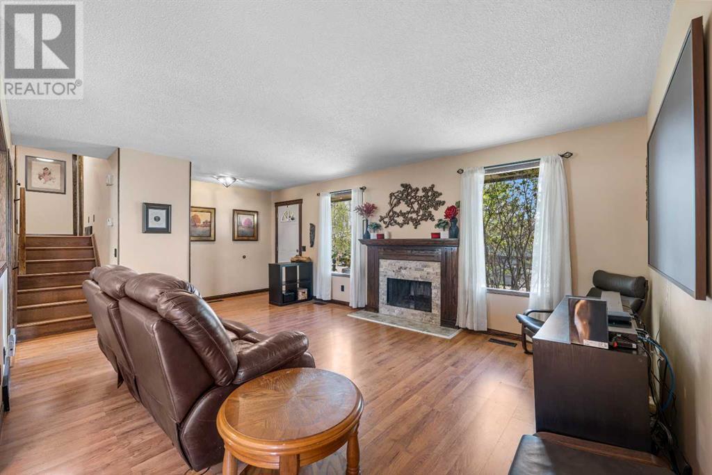 32 Deercrest Close Se, Calgary, Alberta  T2J 5S3 - Photo 6 - A2215830