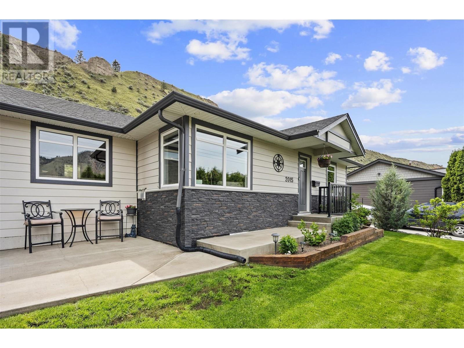Property at 2015 Valleyview Drive image 1
