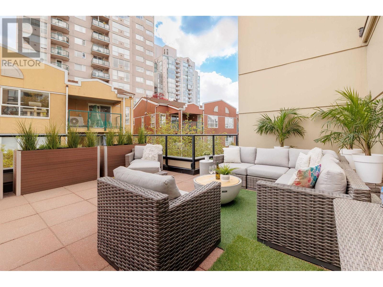107 1 Renaissance Square, New Westminster, British Columbia  V3M 0B6 - Photo 25 - R2993415
