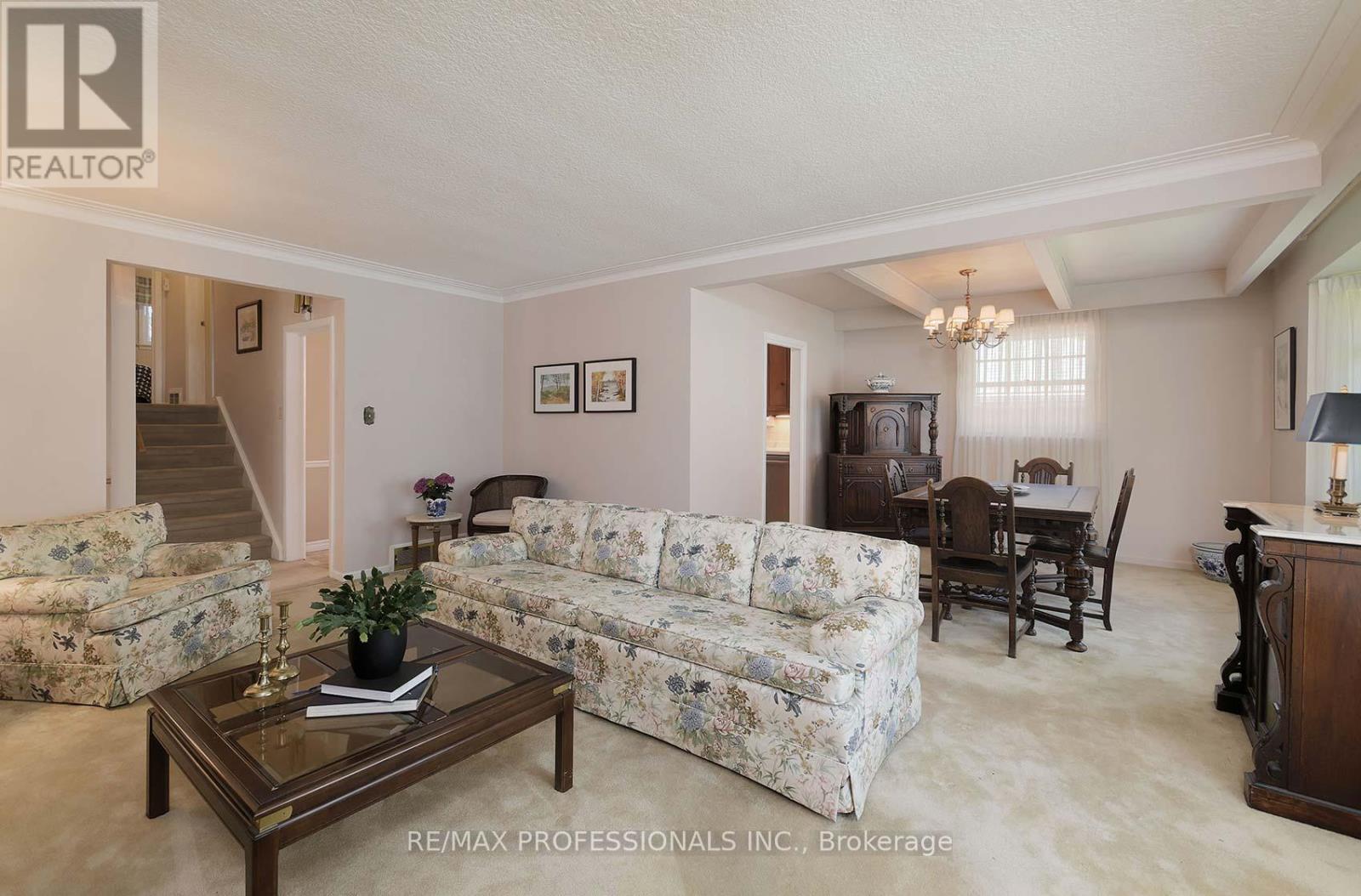36 Boxwood Road, Toronto, Ontario  M9C 2W5 - Photo 10 - W12141764