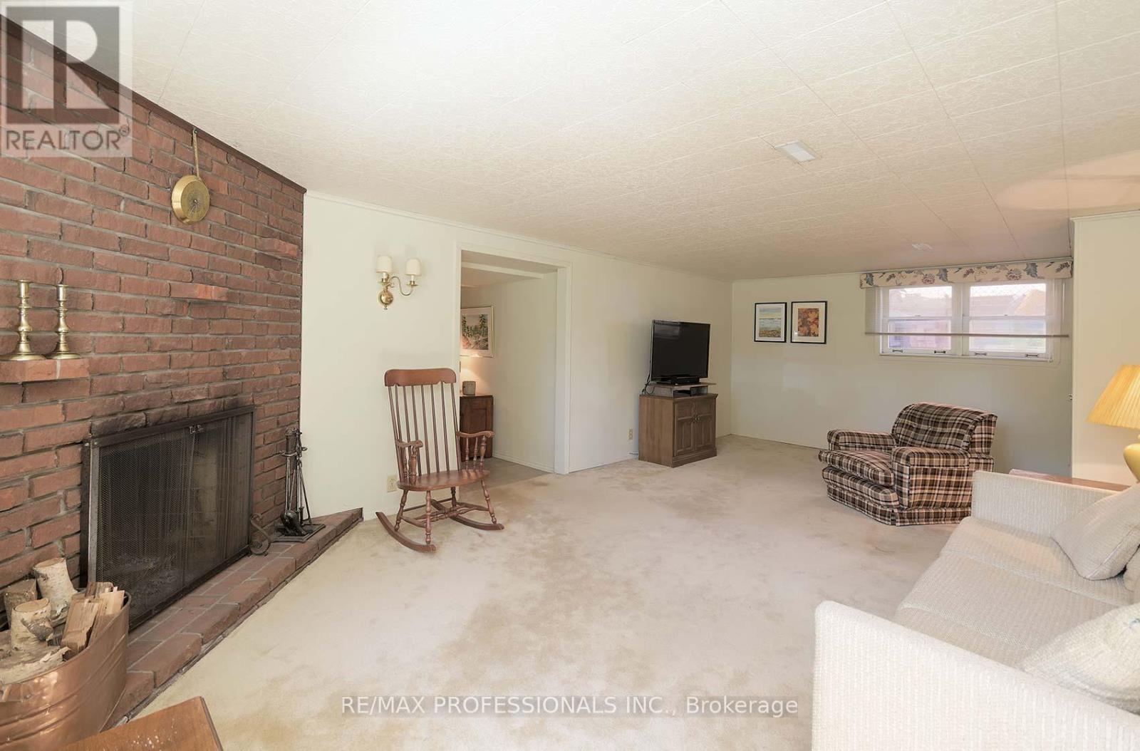 36 Boxwood Road, Toronto, Ontario  M9C 2W5 - Photo 25 - W12141764