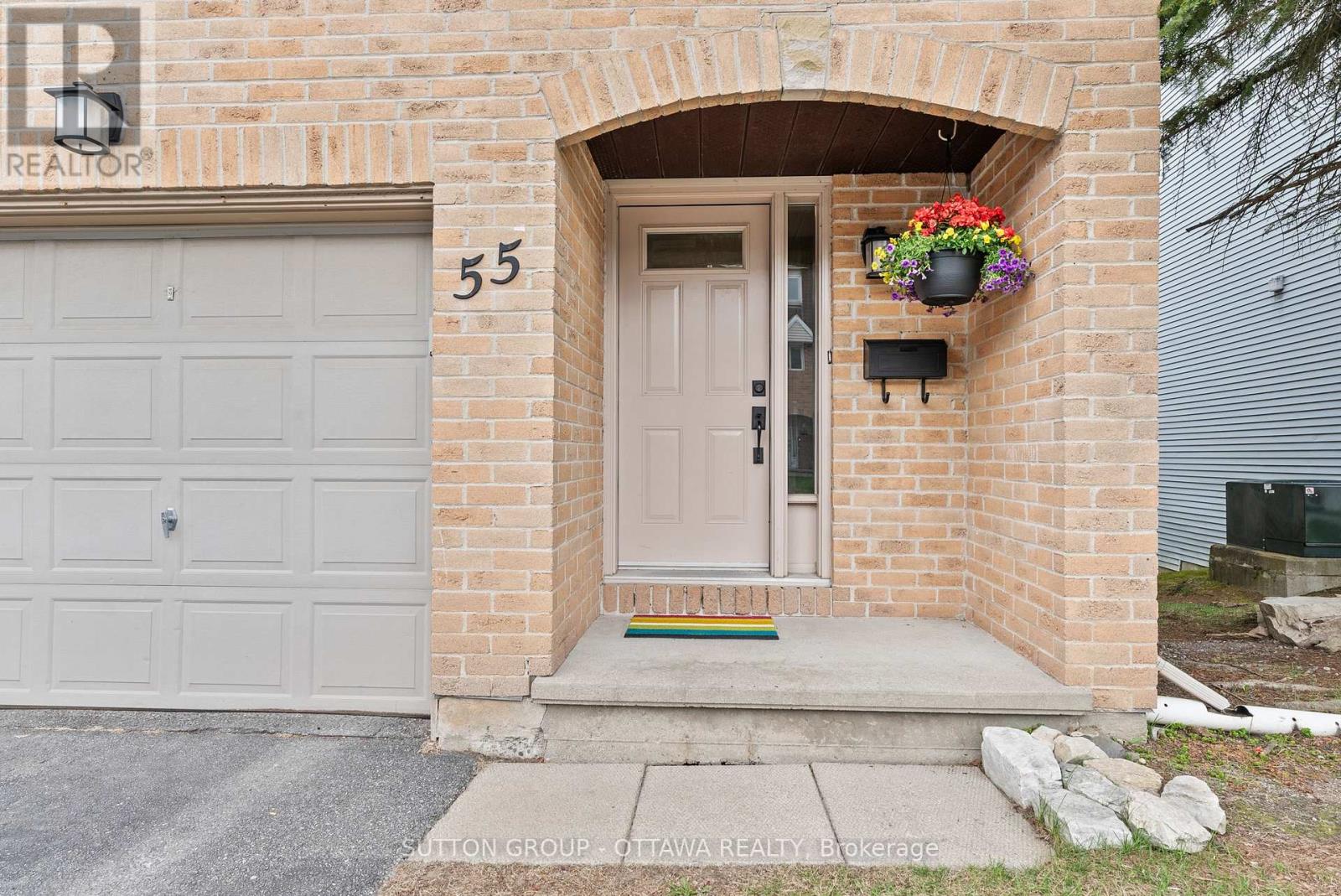55 Lightfoot Place, Ottawa, Ontario  K2L 3M3 - Photo 2 - X12141996