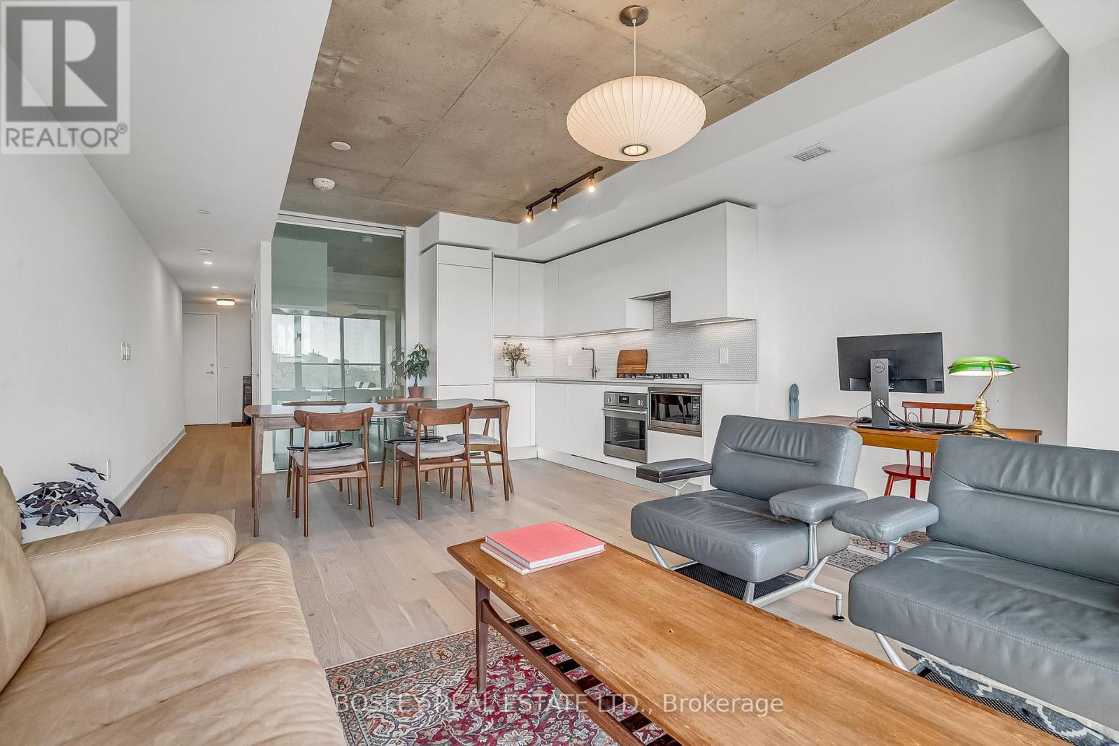 522 - 2720 Dundas Street W, Toronto, Ontario  M6P 0C3 - Photo 2 - W12141765