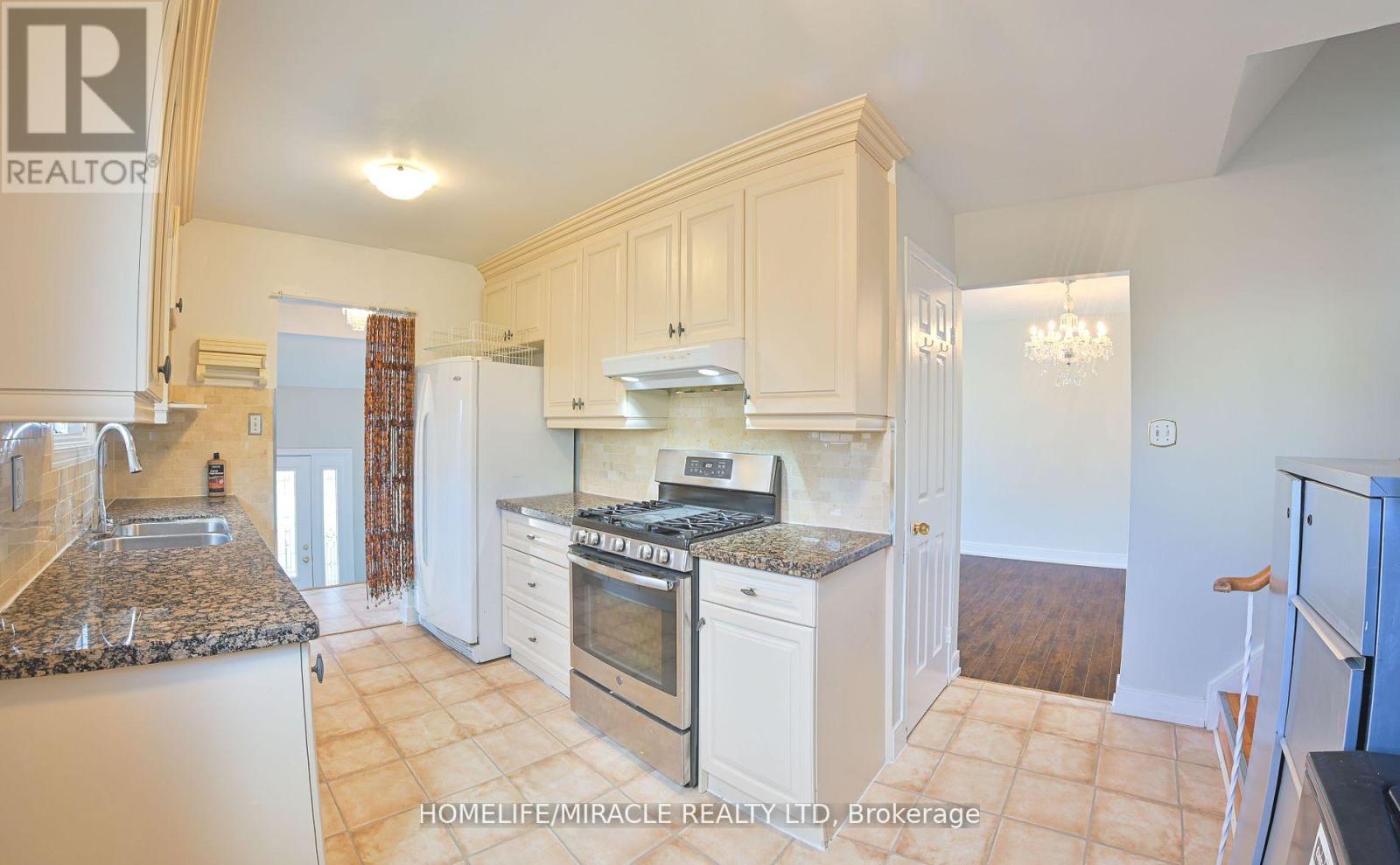 28 Peterson Court N, Brampton, Ontario  L6Z 1K6 - Photo 14 - W12141860