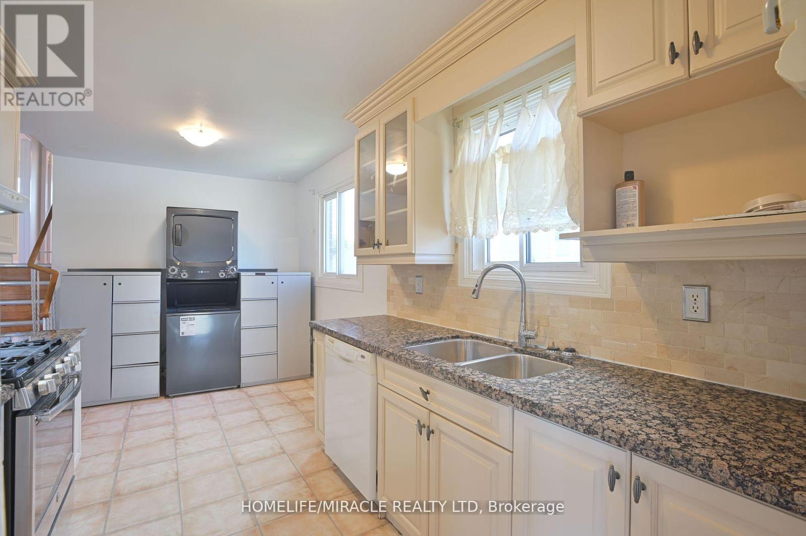 28 Peterson Court N, Brampton, Ontario  L6Z 1K6 - Photo 18 - W12141860