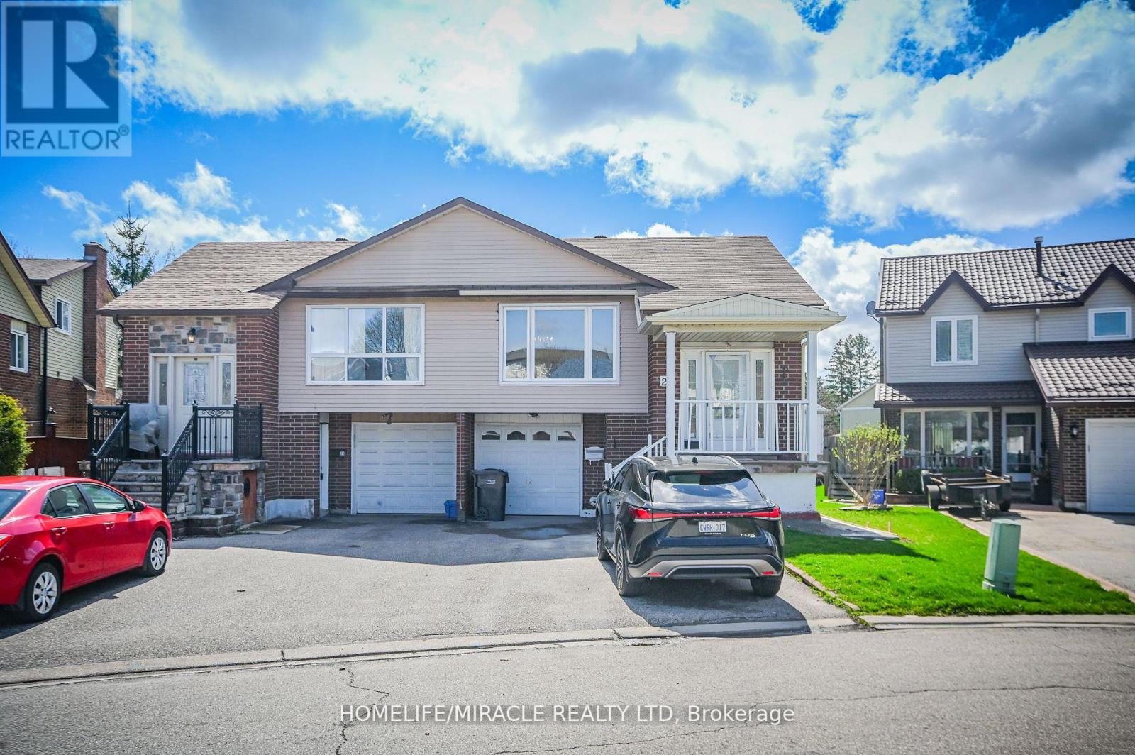 28 Peterson Court N, Brampton, Ontario  L6Z 1K6 - Photo 2 - W12141860
