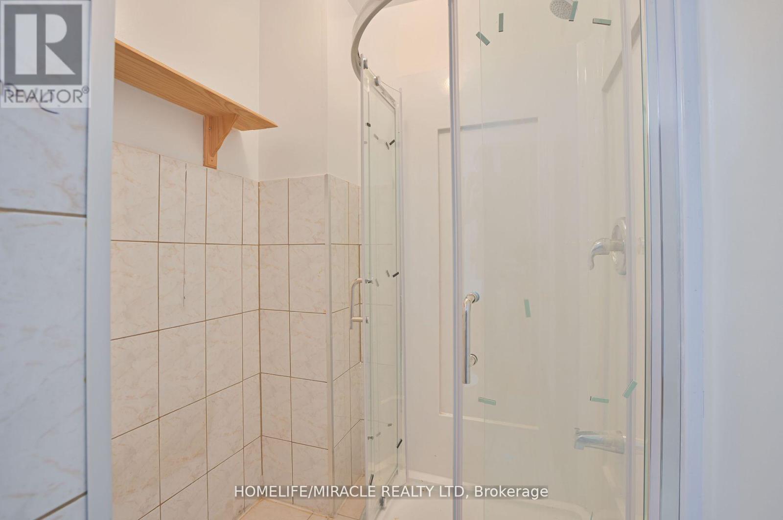 28 Peterson Court N, Brampton, Ontario  L6Z 1K6 - Photo 27 - W12141860