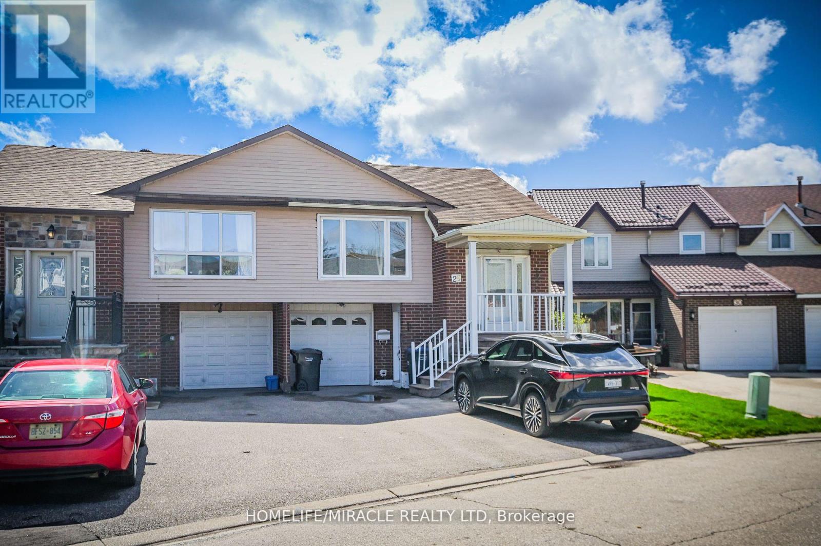 28 Peterson Court N, Brampton, Ontario  L6Z 1K6 - Photo 4 - W12141860