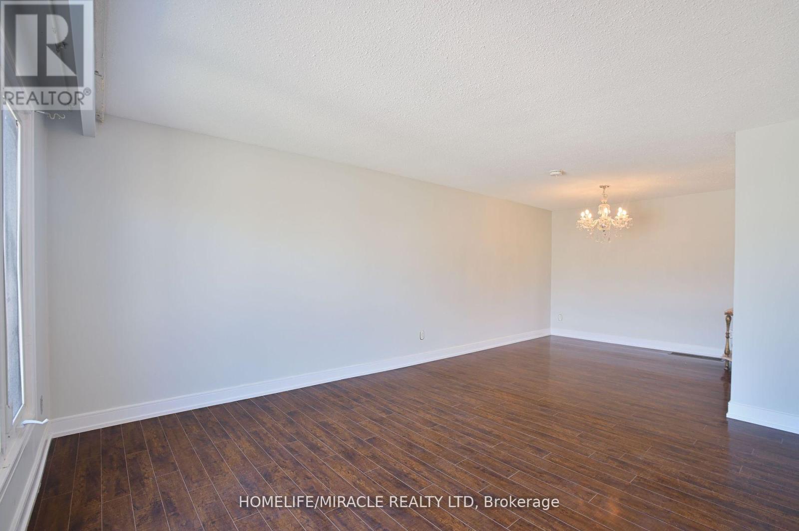 28 Peterson Court N, Brampton, Ontario  L6Z 1K6 - Photo 8 - W12141860