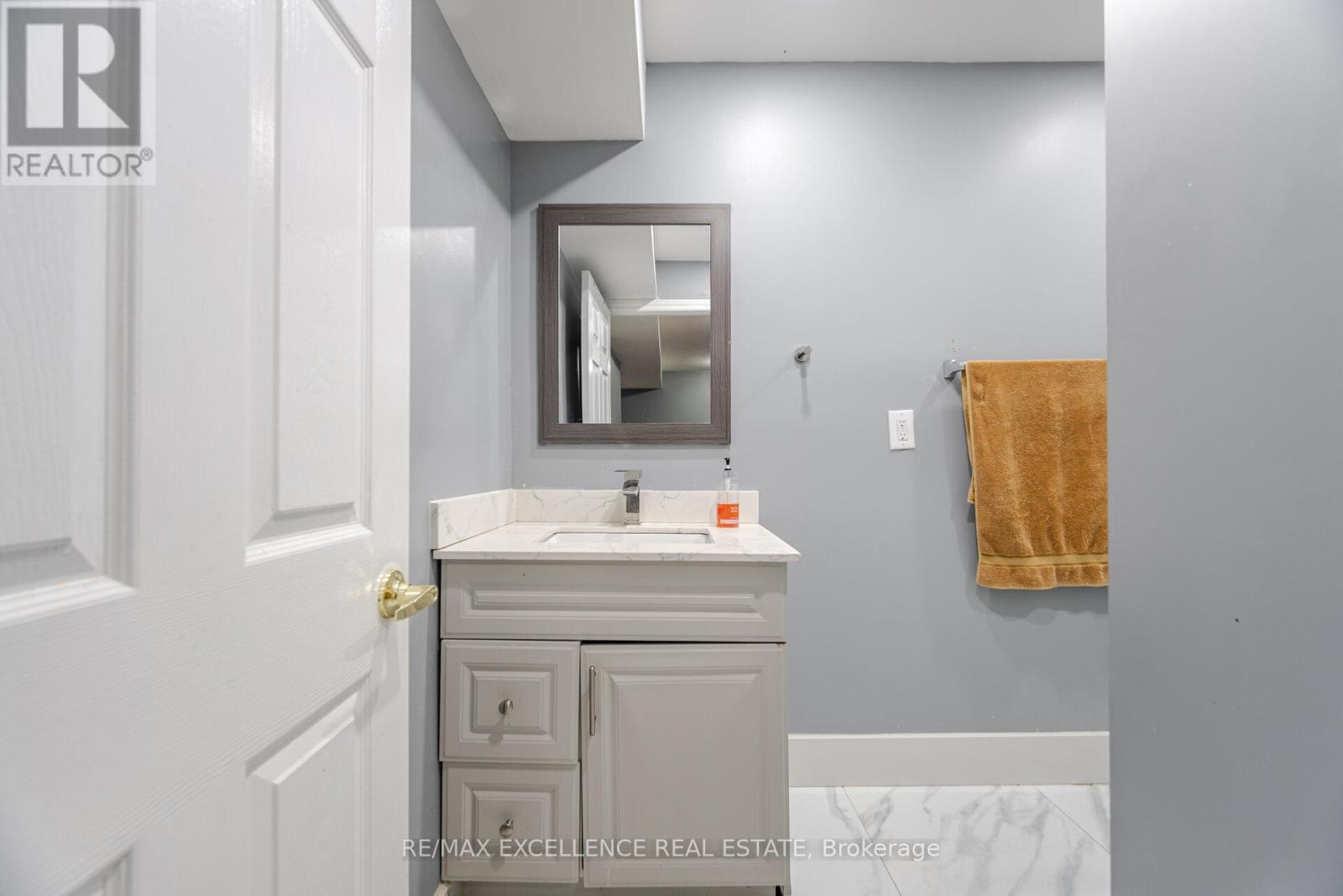 5927 Stonebriar Crescent, Mississauga, Ontario  L5V 2T8 - Photo 34 - W12141894