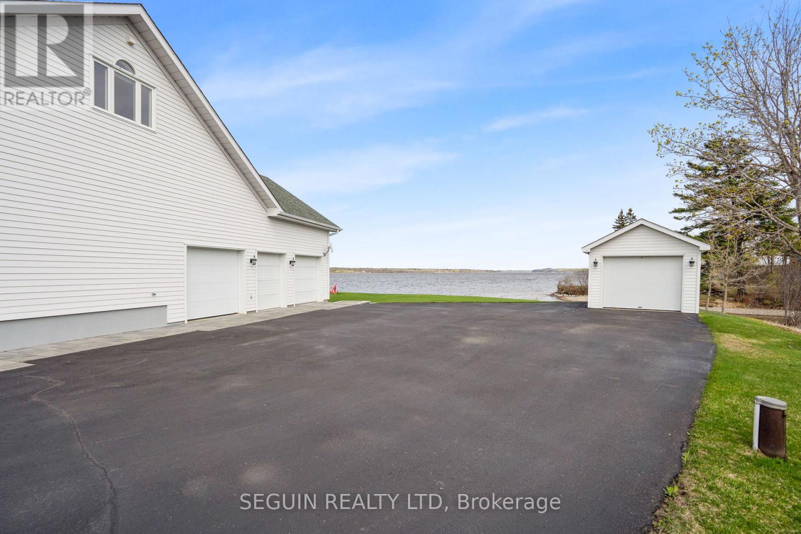 3519 Front Road, East Hawkesbury, Ontario  K6A 2R2 - Photo 39 - X12140951