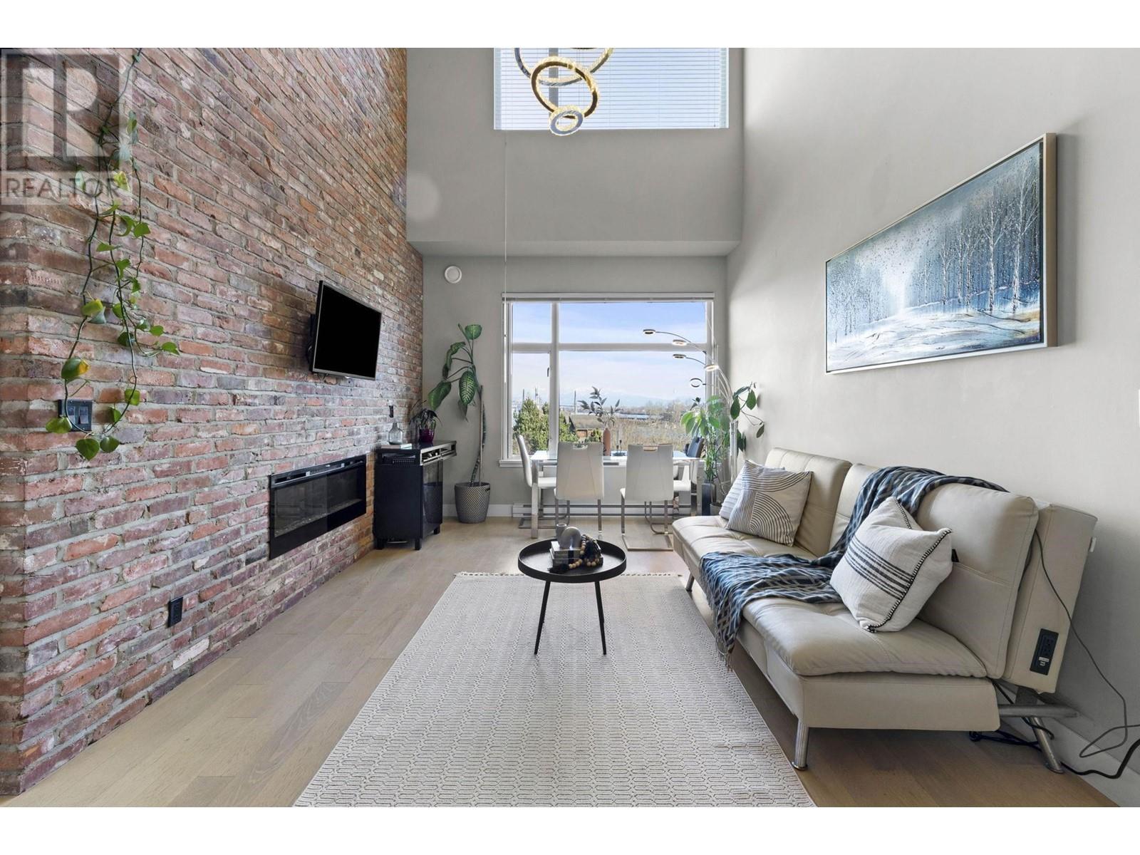 408 260 Salter Street, New Westminster, British Columbia  V3M 0H4 - Photo 2 - R3001260