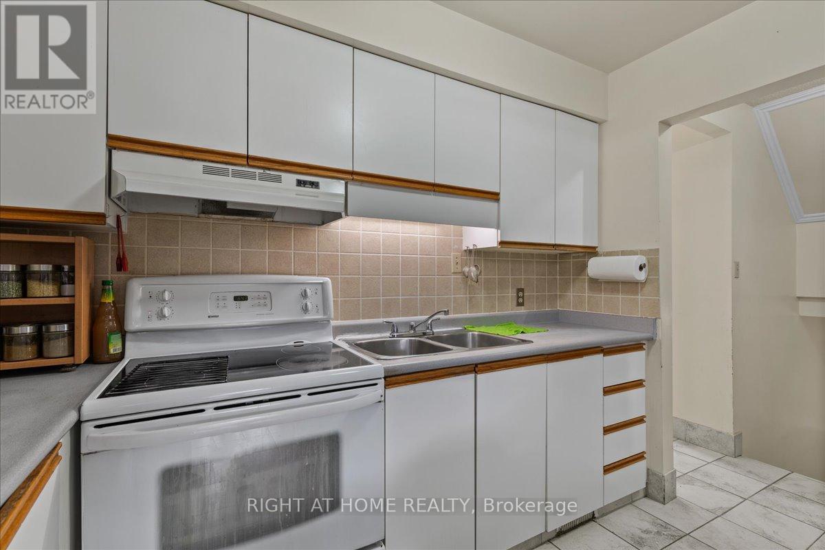 43 - 20 Paulander Drive, Kitchener, Ontario  N2M 5L3 - Photo 11 - X12141754