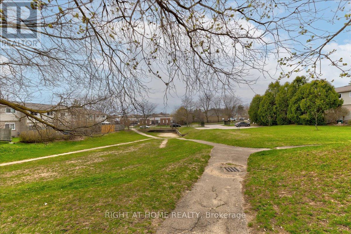 43 - 20 Paulander Drive, Kitchener, Ontario  N2M 5L3 - Photo 5 - X12141754