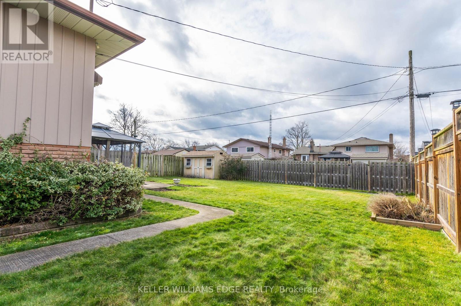 27 Trelawn Parkway E, Welland, Ontario  L3C 1W4 - Photo 31 - X12141818
