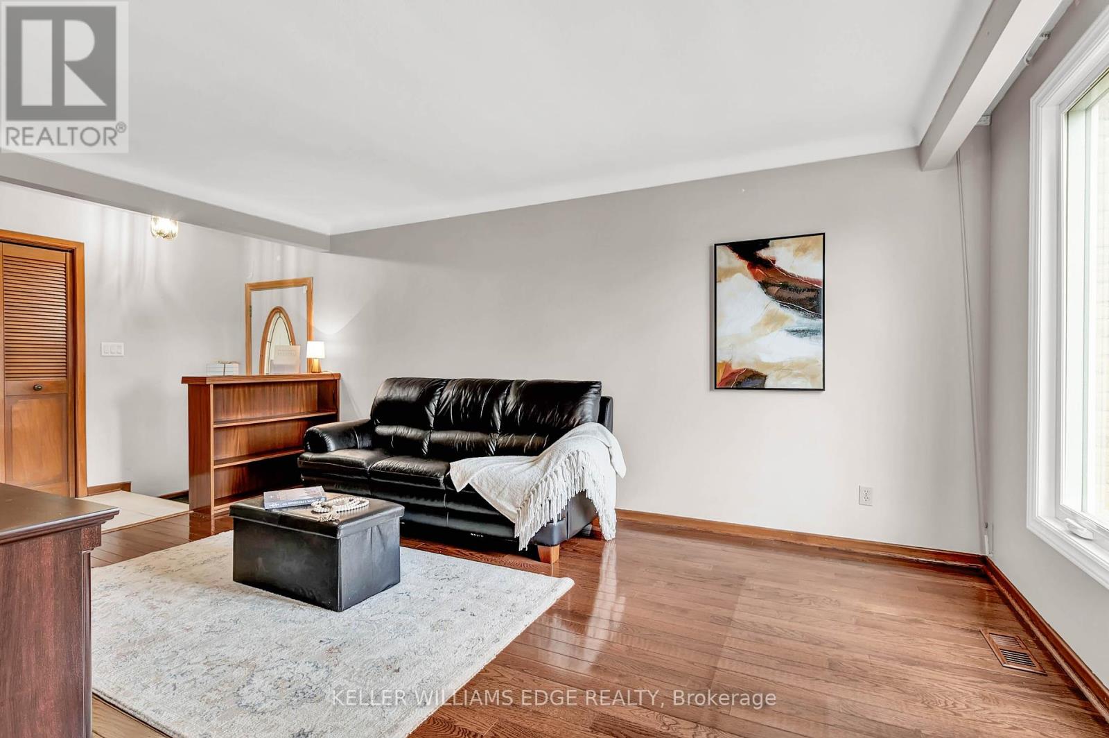 27 Trelawn Parkway E, Welland, Ontario  L3C 1W4 - Photo 8 - X12141818