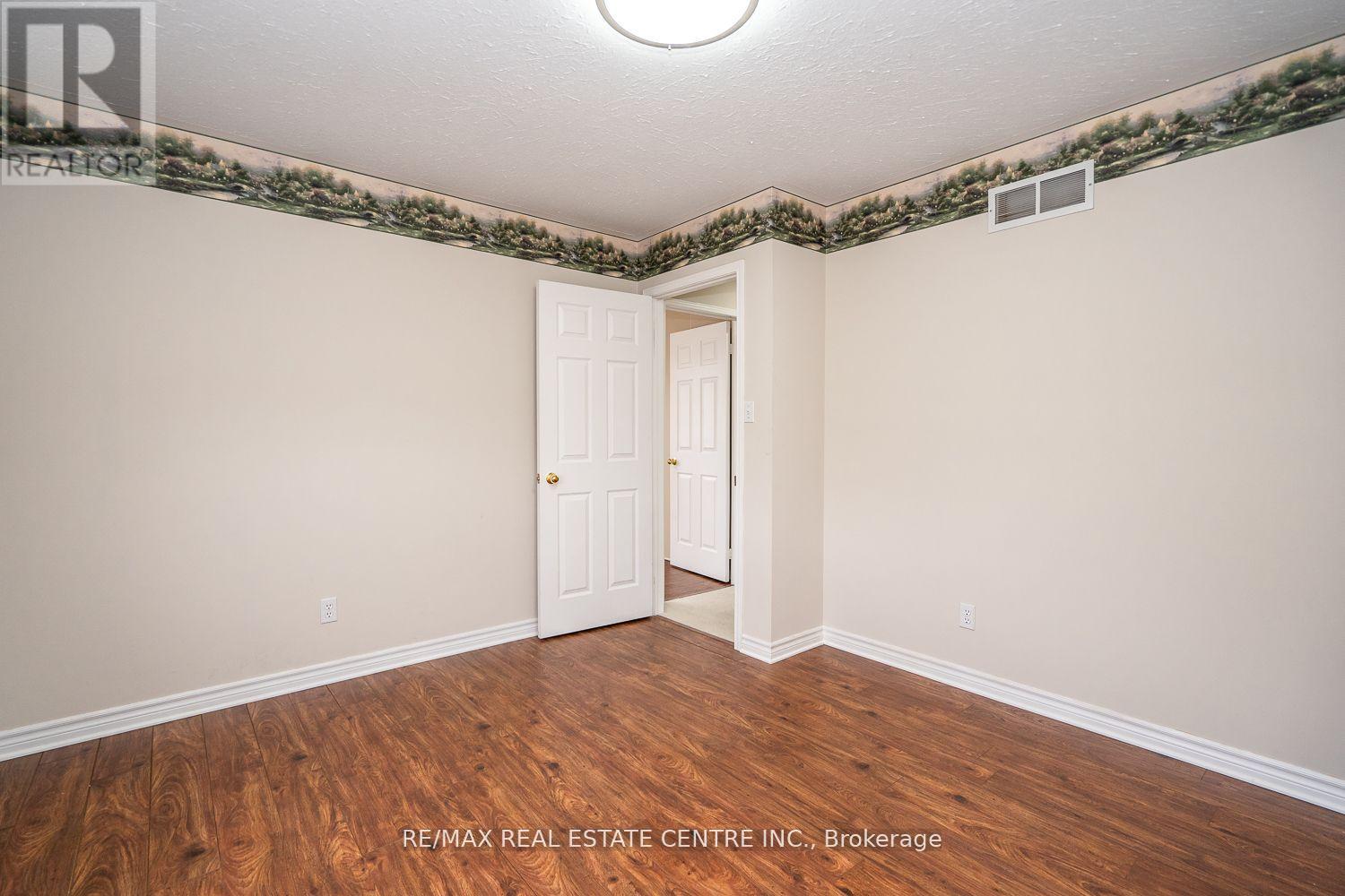 416 Olde Village Lane, Shelburne, Ontario  L9V 3A4 - Photo 43 - X12141838